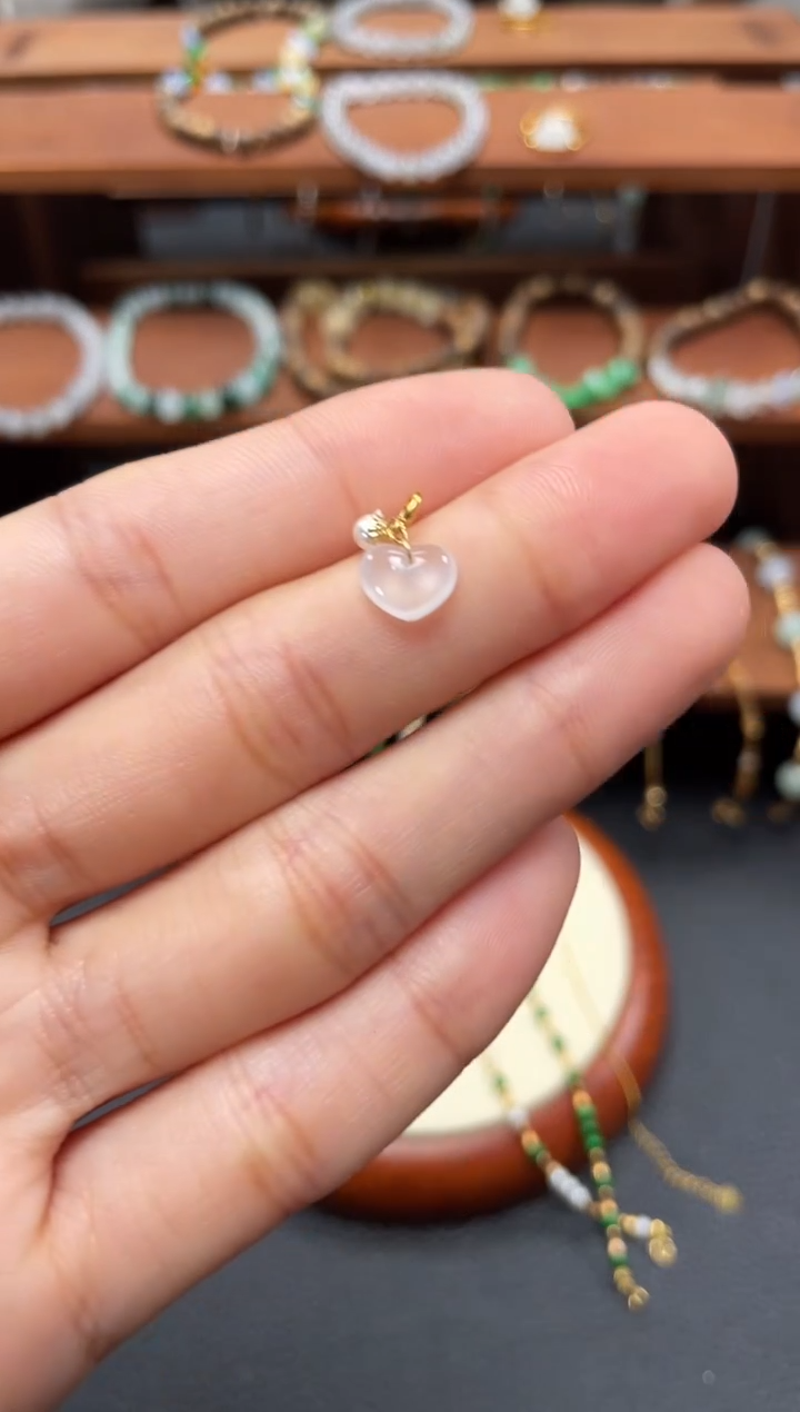 【闪购商品】翡翠吊坠(不含链)18K金镶嵌一个  432