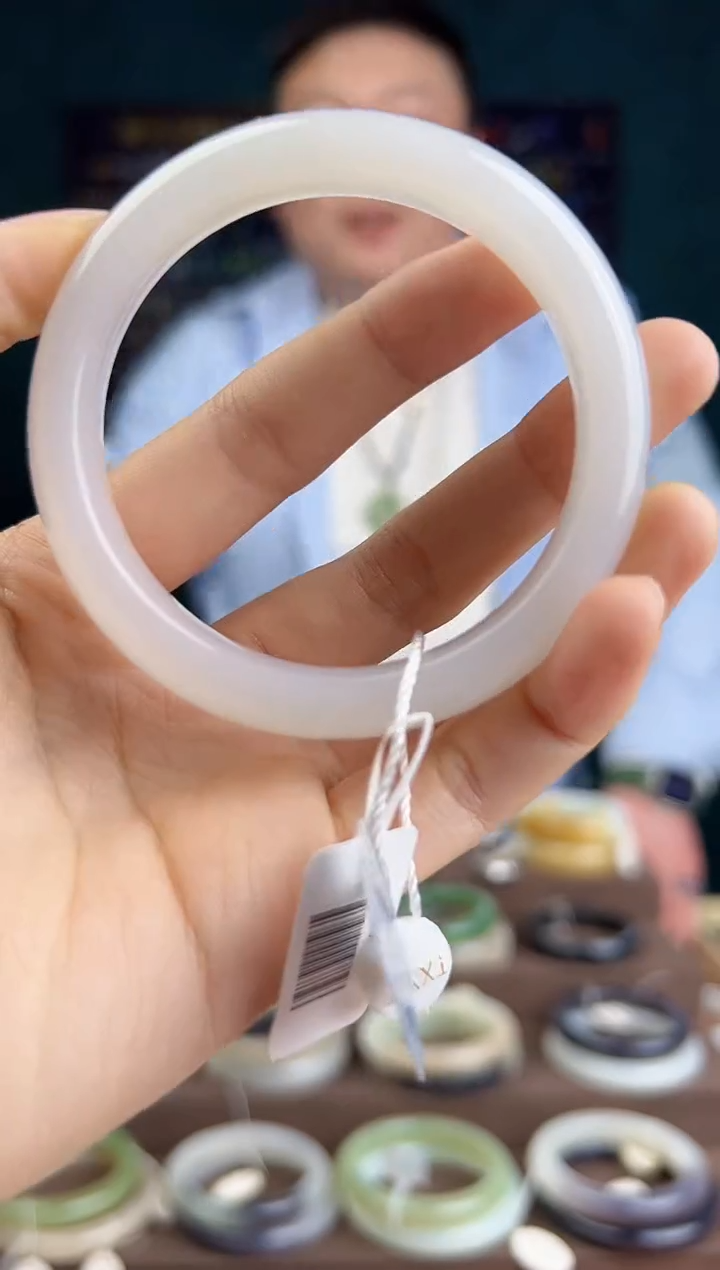 【闪购商品】和田玉手镯未镶嵌多样性发货 拍一单发一个55