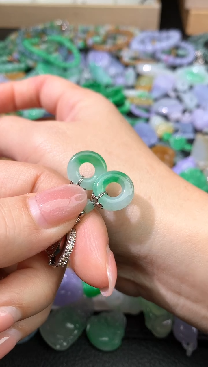 颈饰未镶嵌翡翠吊坠