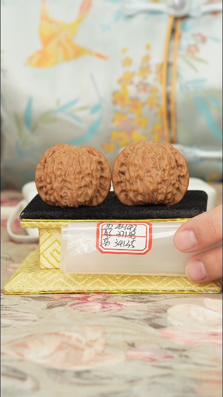 【闪购商品】文玩核桃把件磨盘有修