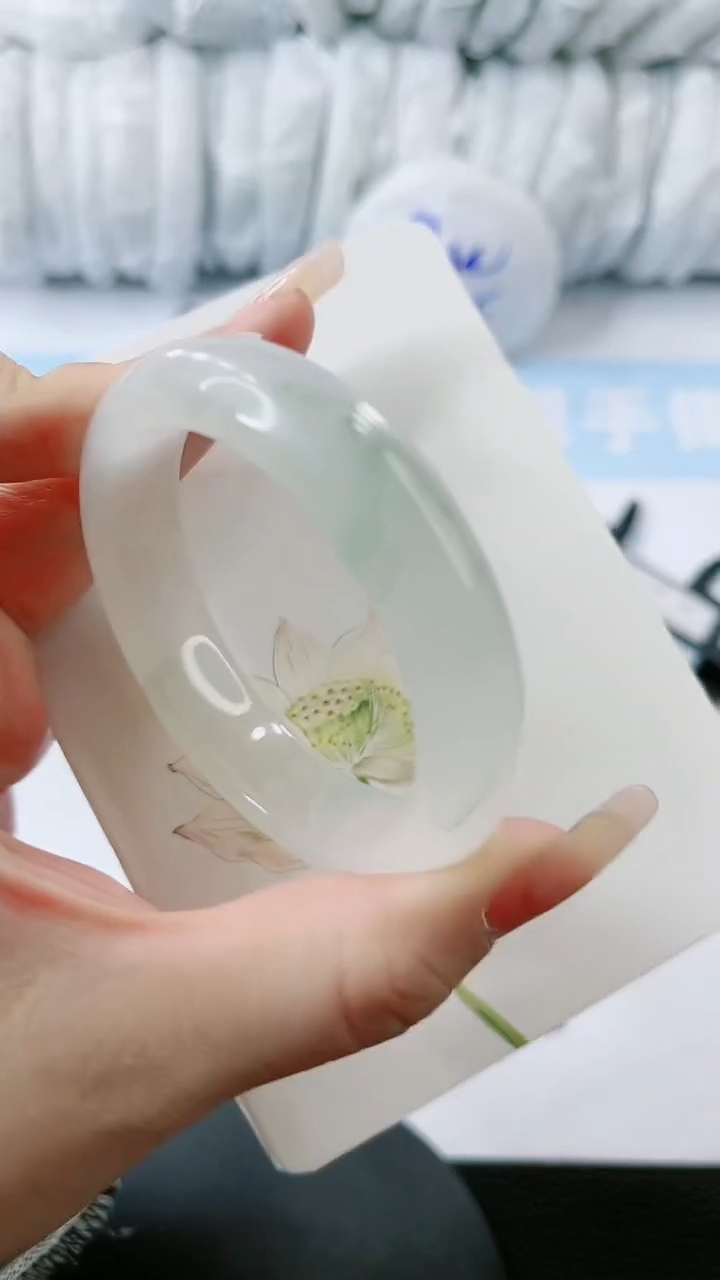 【闪购商品】石英质玉手镯未镶嵌 多样性发货V254