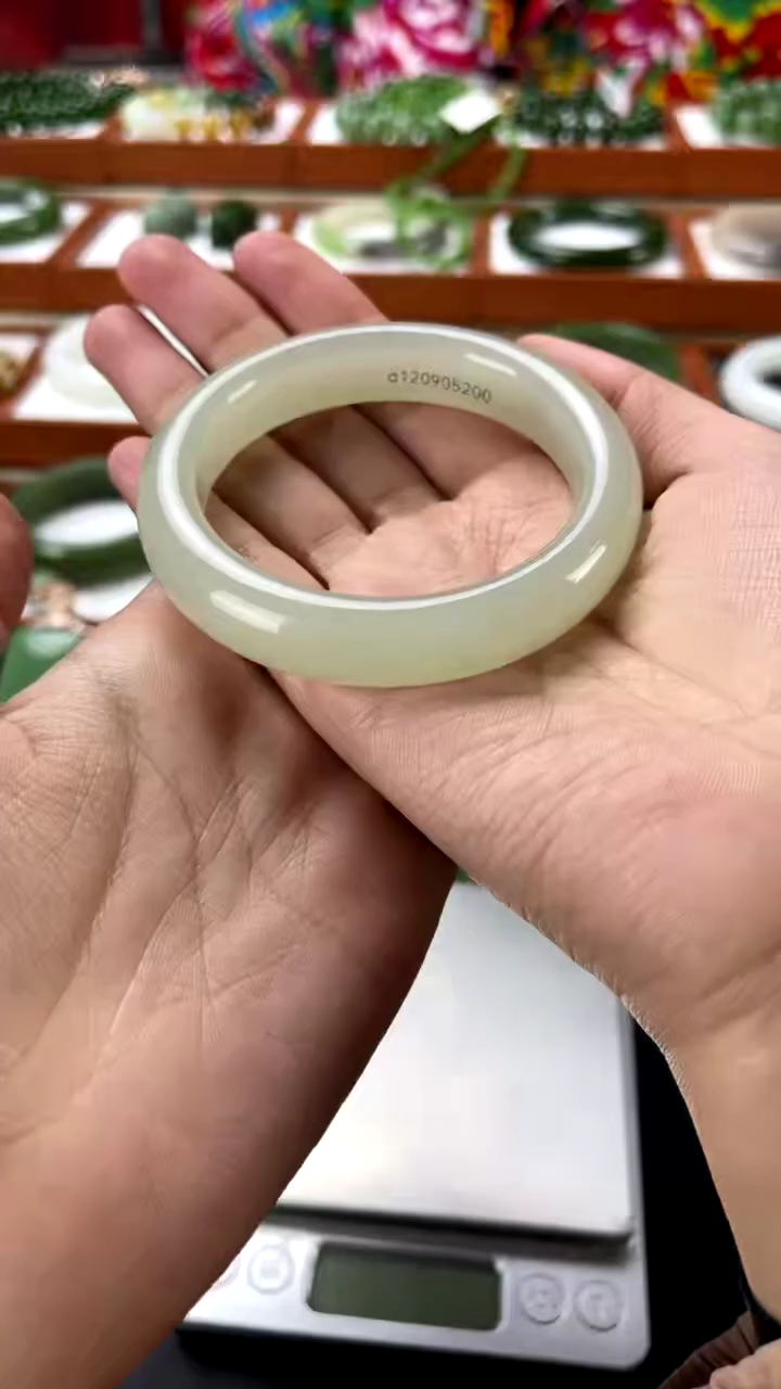 【闪购商品】和田玉手镯未镶嵌手镯