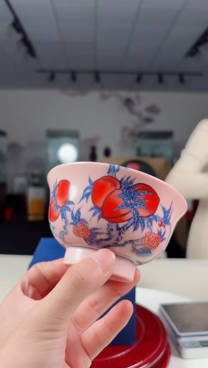 碗陶瓷红稀4英寸青花釉里红寿桃碗+礼盒