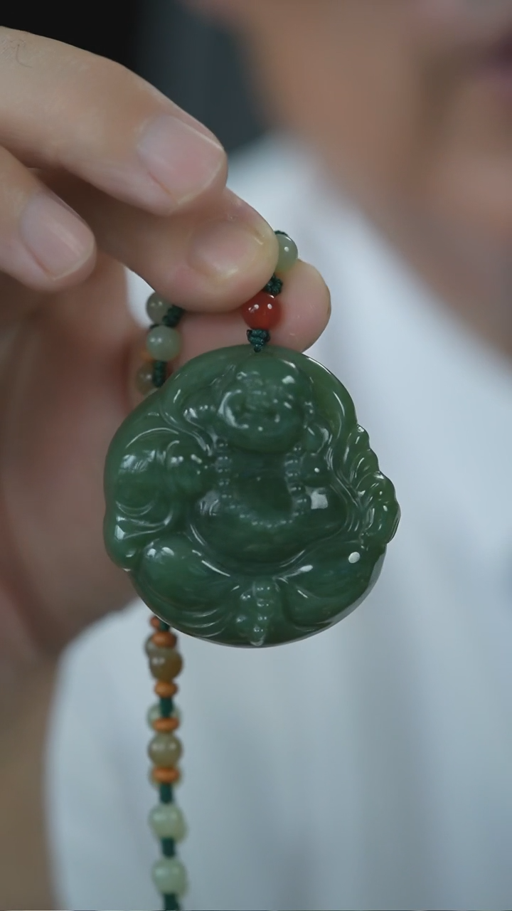 颈饰未镶嵌和田玉（碧玉）佛公