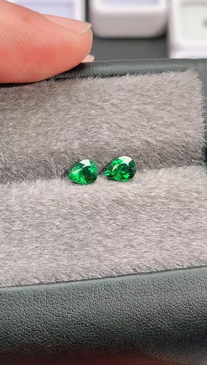 未镶嵌裸石石榴石（沙弗莱）1.29-2580天然沙弗莱