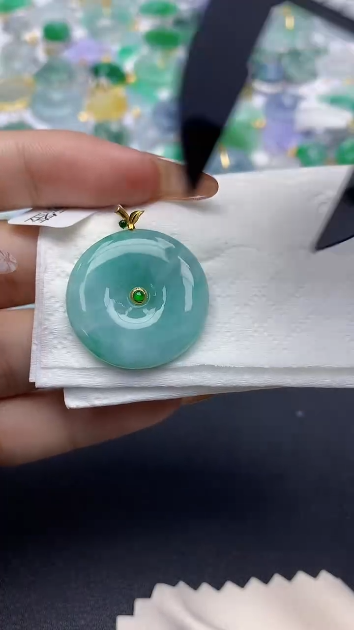 颈饰18K金镶嵌翡翠天然缅甸a货翡翠百元以上9元证书费自理