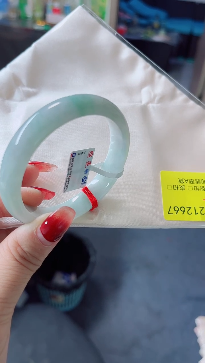 【闪购商品】翡翠手镯未镶嵌54+/12667