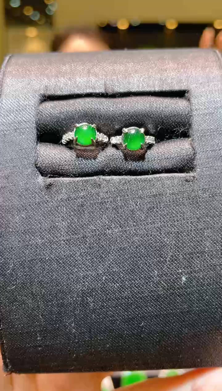 【闪购商品】翡翠吊坠(不含链)未镶嵌A4