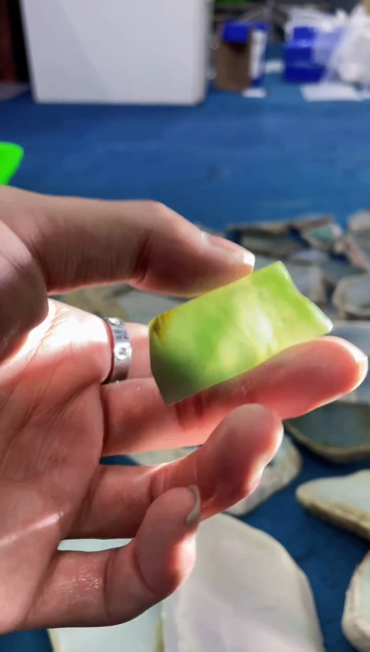 【闪购商品】翡翠把件未镶嵌Z 翡翠片料