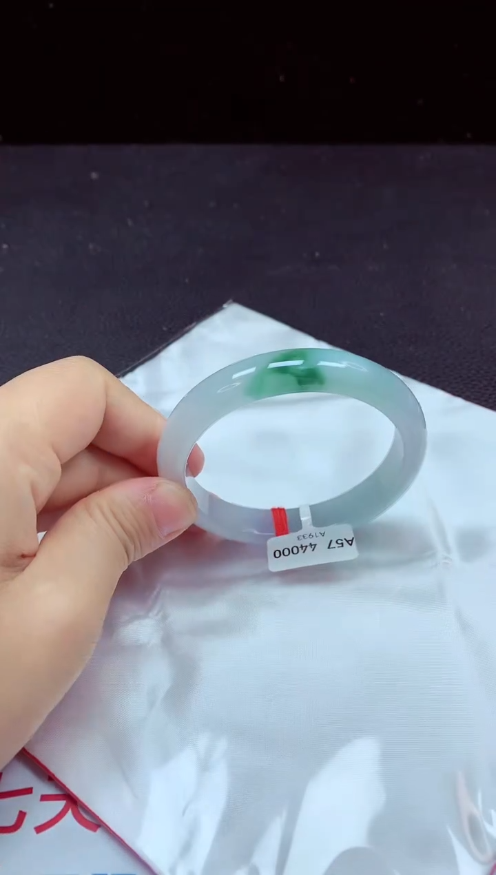 【闪购商品】翡翠手镯未镶嵌镯子57+