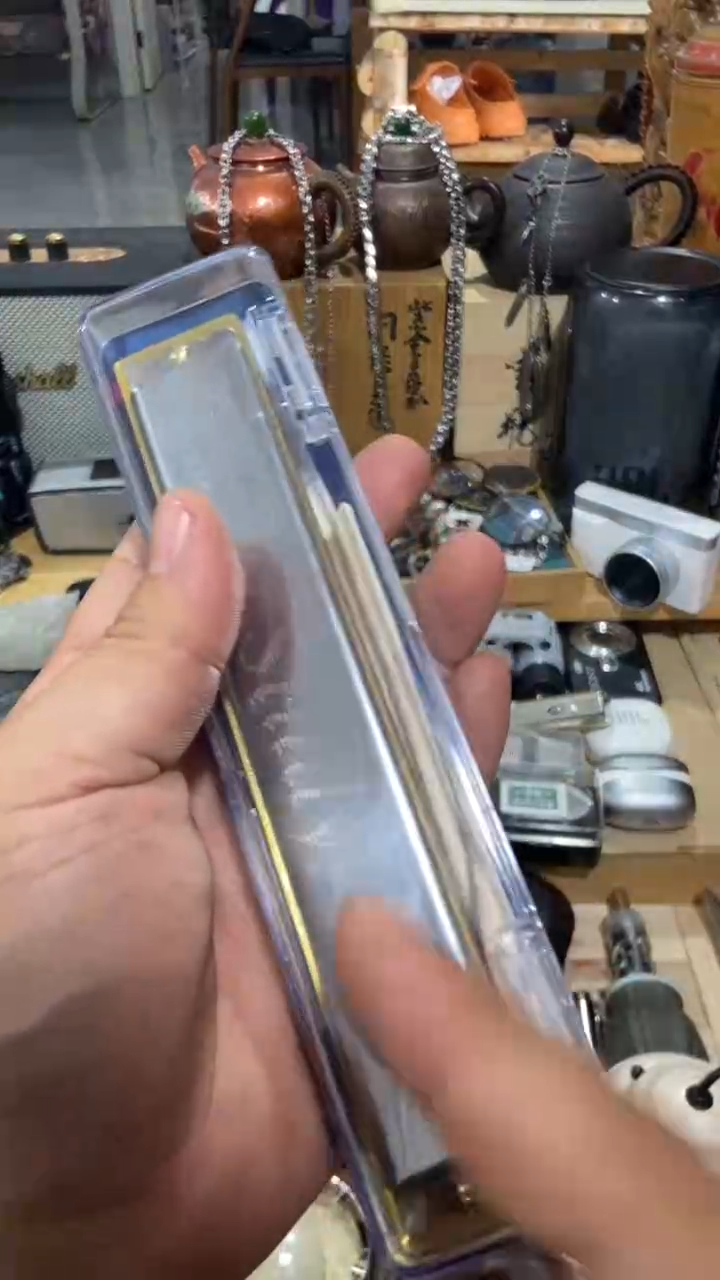 瓷片闪购商品   如图所示