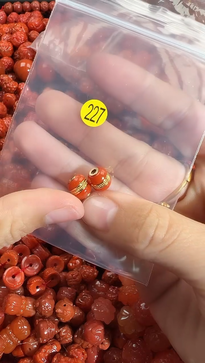 颈饰未镶嵌南红玛瑙1