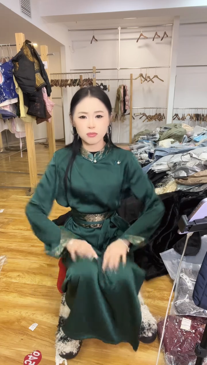 连衣裙       XL码      120-130斤