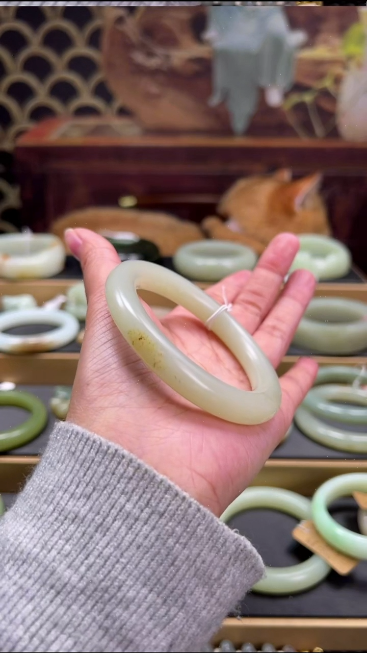 未镶嵌手镯和田玉56.6