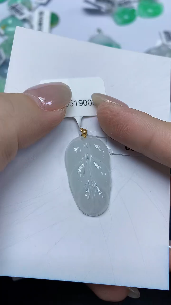 翡翠18K金镶嵌颈饰天然缅甸翡翠A货