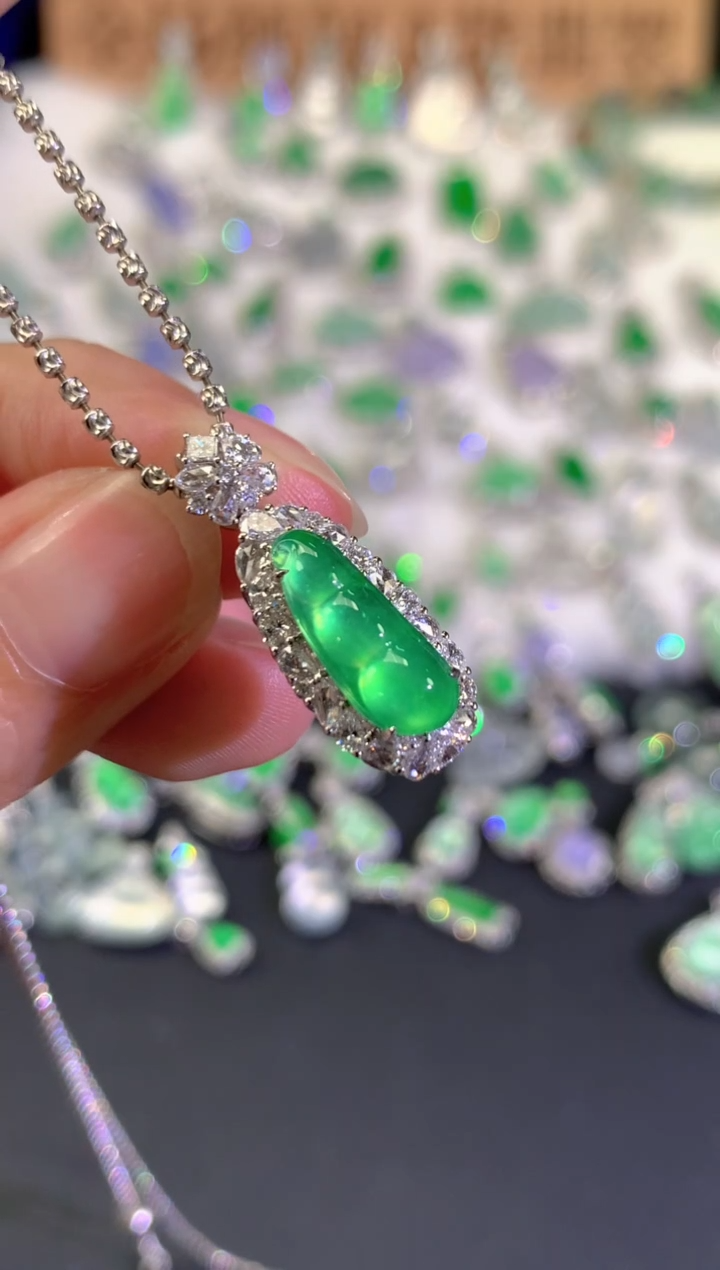 吊坠(不含链)18K金镶嵌翡翠A****aQ430|58000