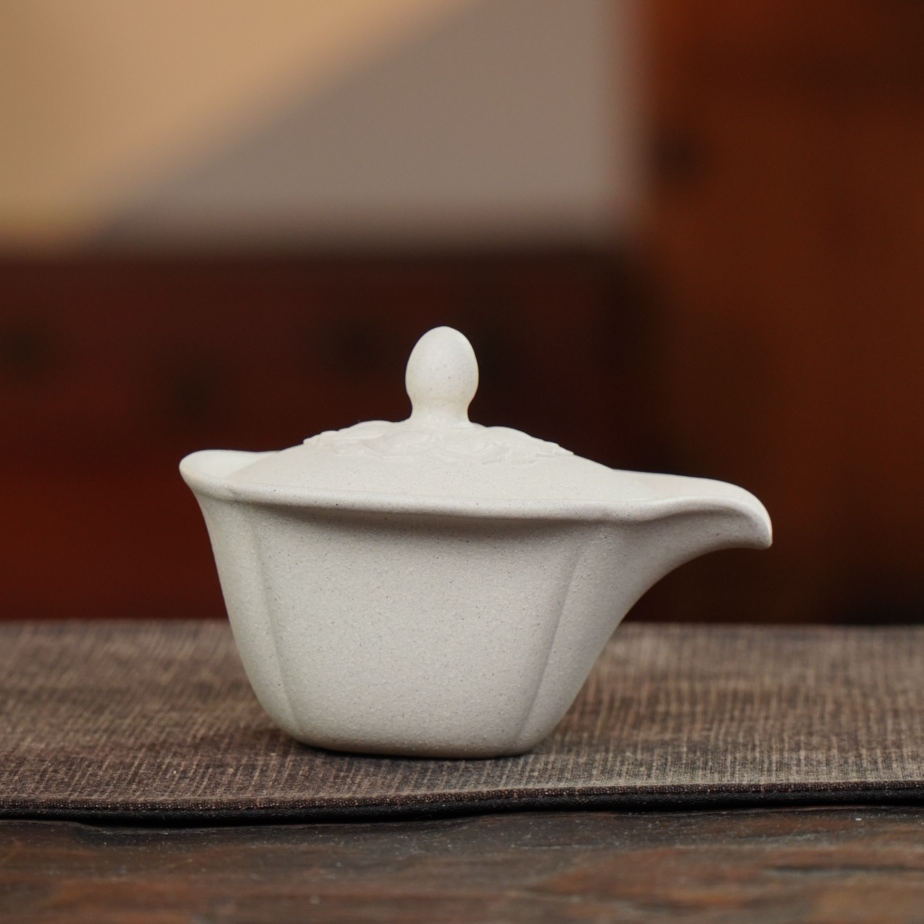 手工杯 | 宜兴紫砂 白泥光素手抓壶