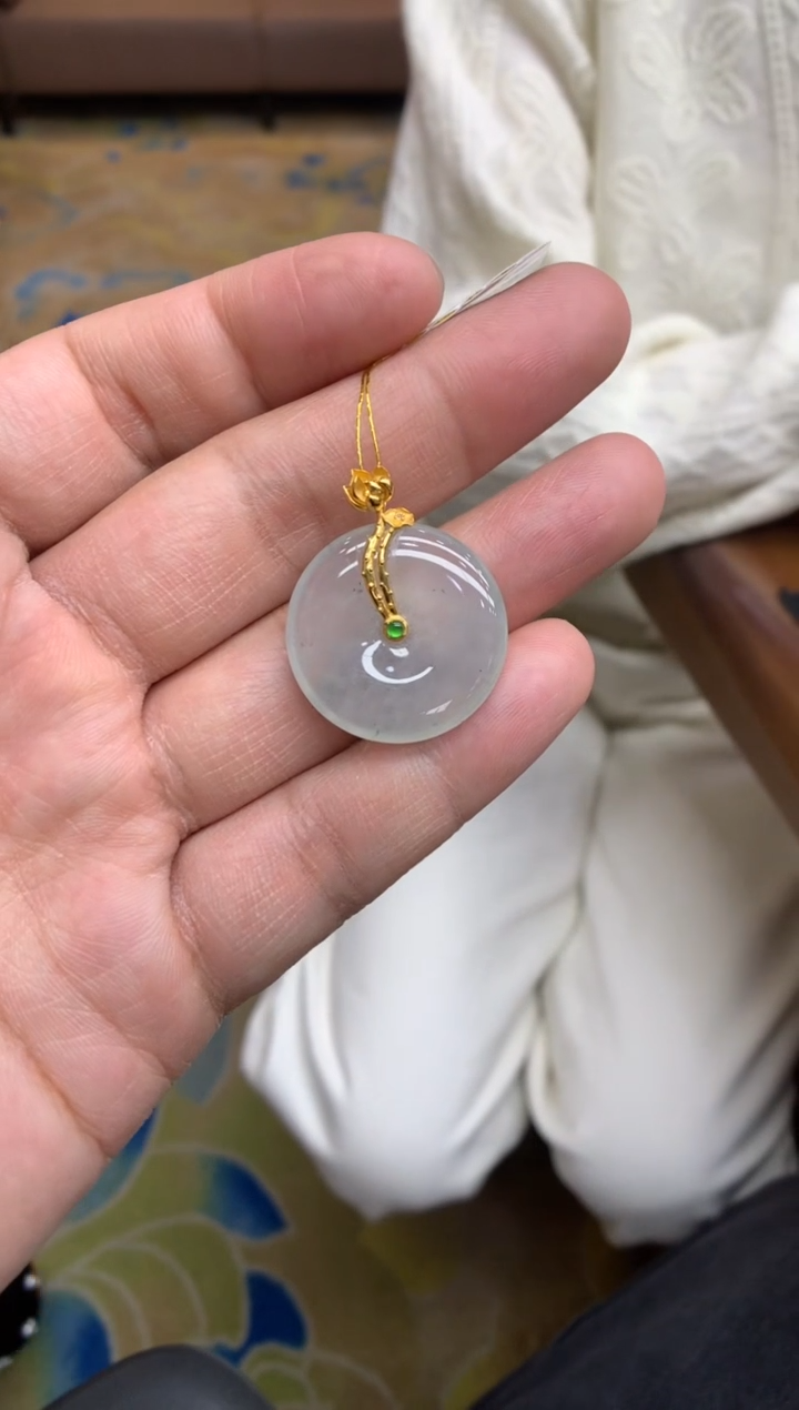 【闪购商品】翡翠颈饰18K金镶嵌平安扣