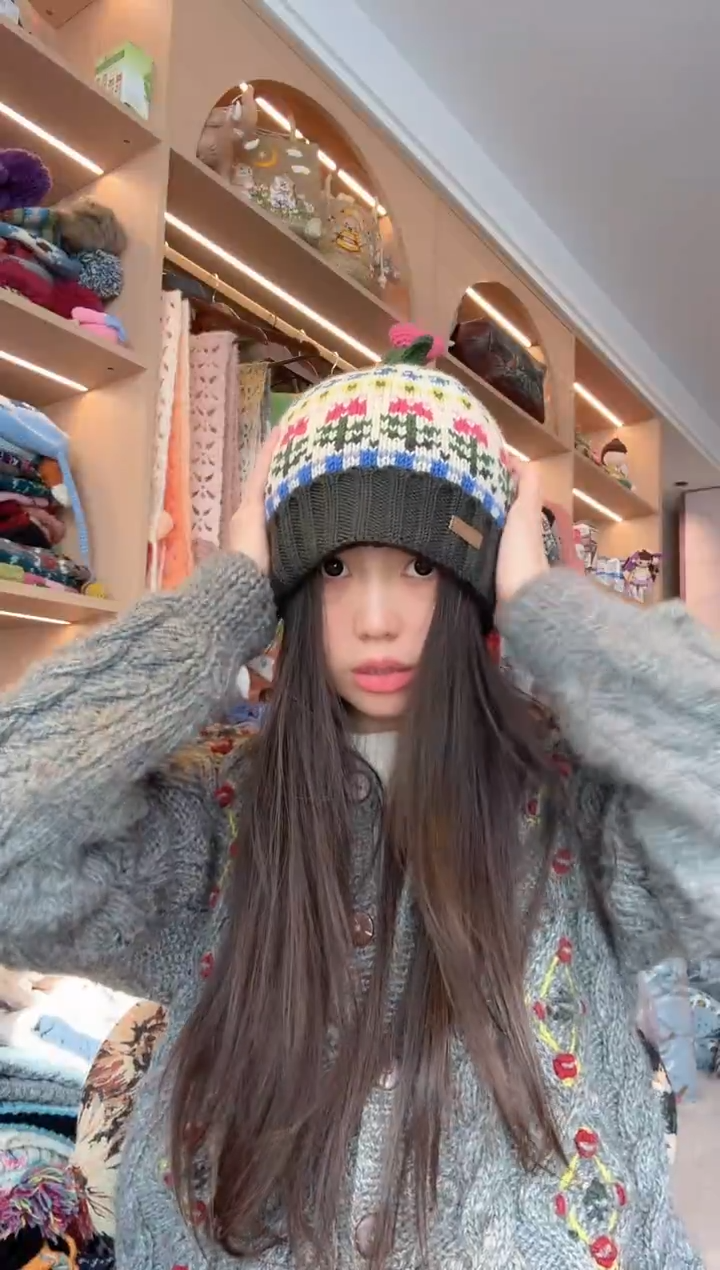 羊毛美利奴白色郁金香帽