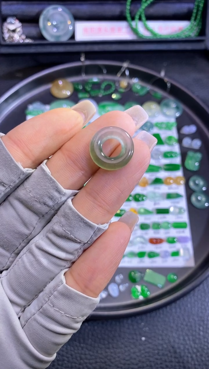 未镶嵌挂件翡翠圈圈