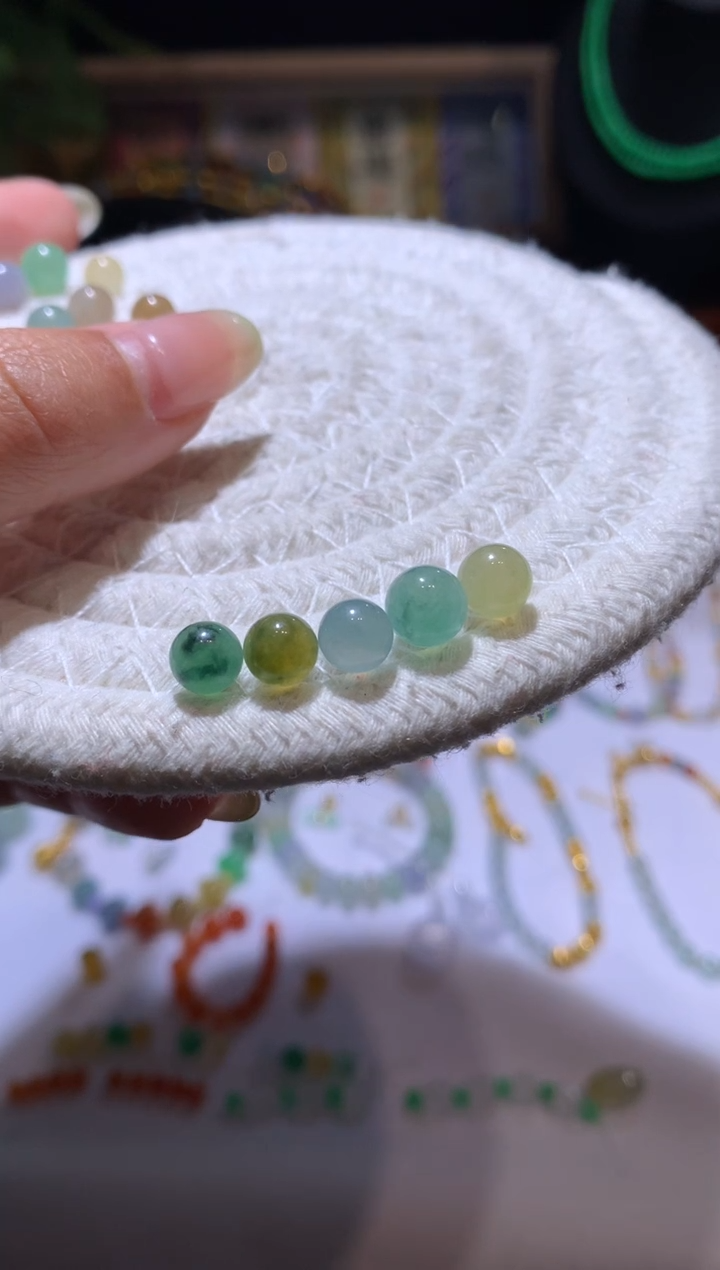 【闪购商品】定制翡翠未镶嵌6.4~7.3珠子880+88