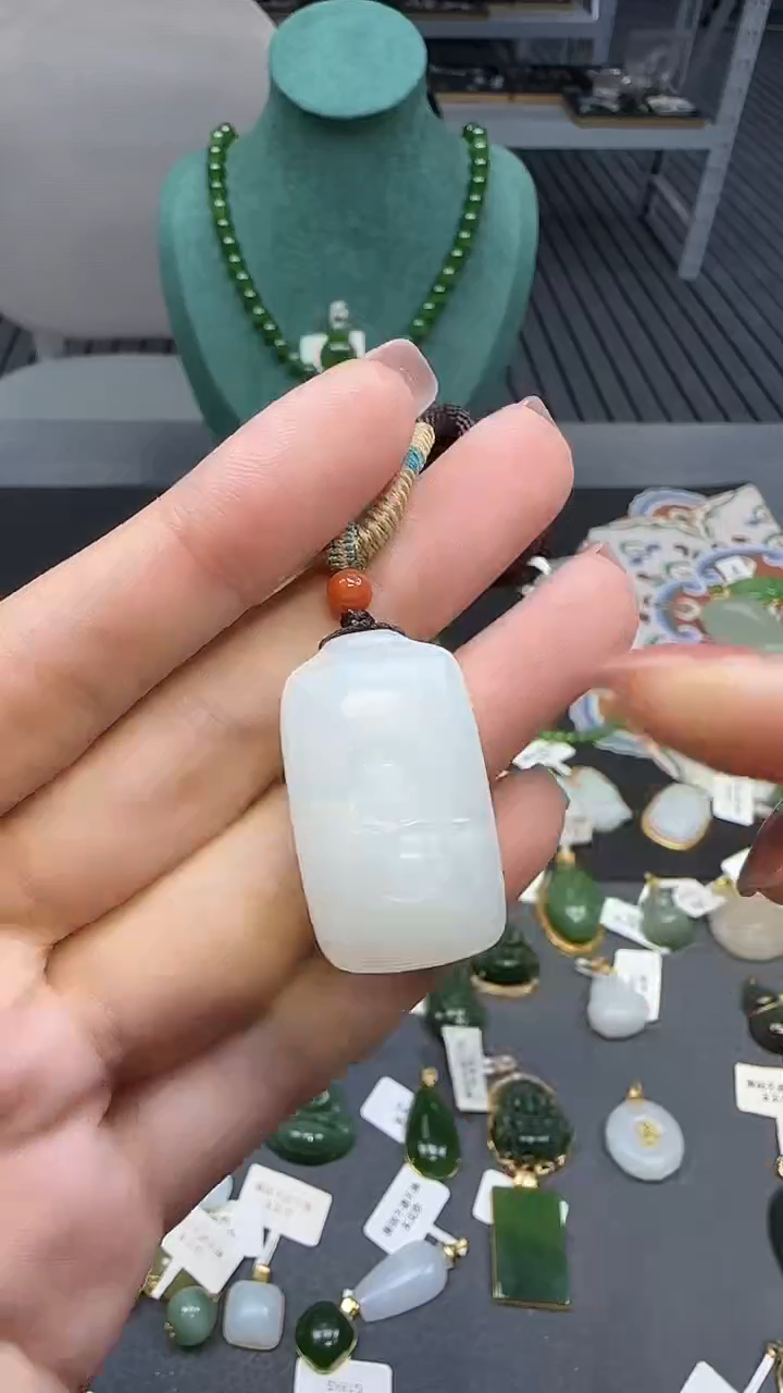 未镶嵌和田玉挂件1