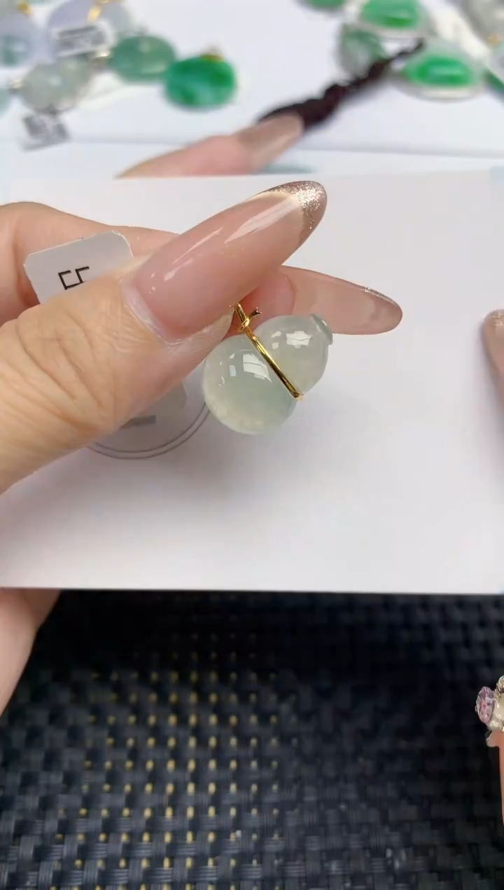 颈饰18K金镶嵌翡翠天然缅甸A货翡翠百元以上9元证书费自理