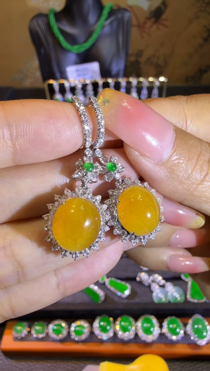 【闪购商品】翡翠耳饰18K金镶嵌芬达黄帝王黄蛋面