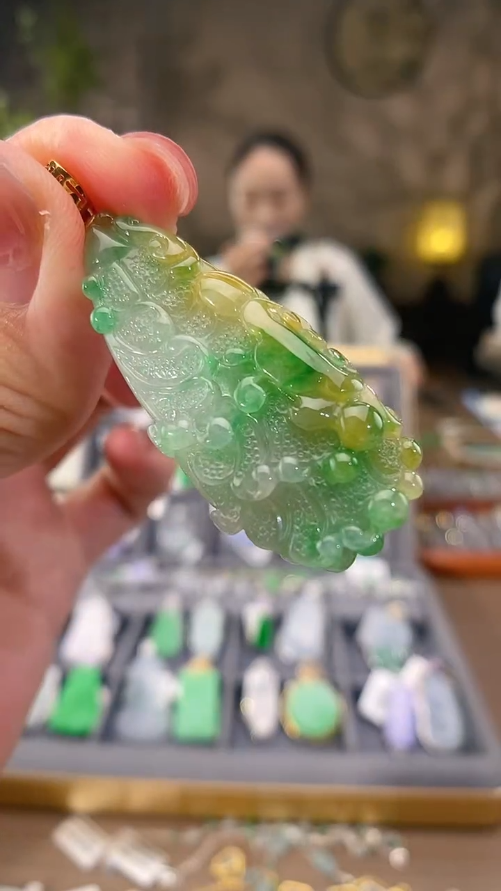 吊坠(不含链)18K金镶嵌翡翠白菜