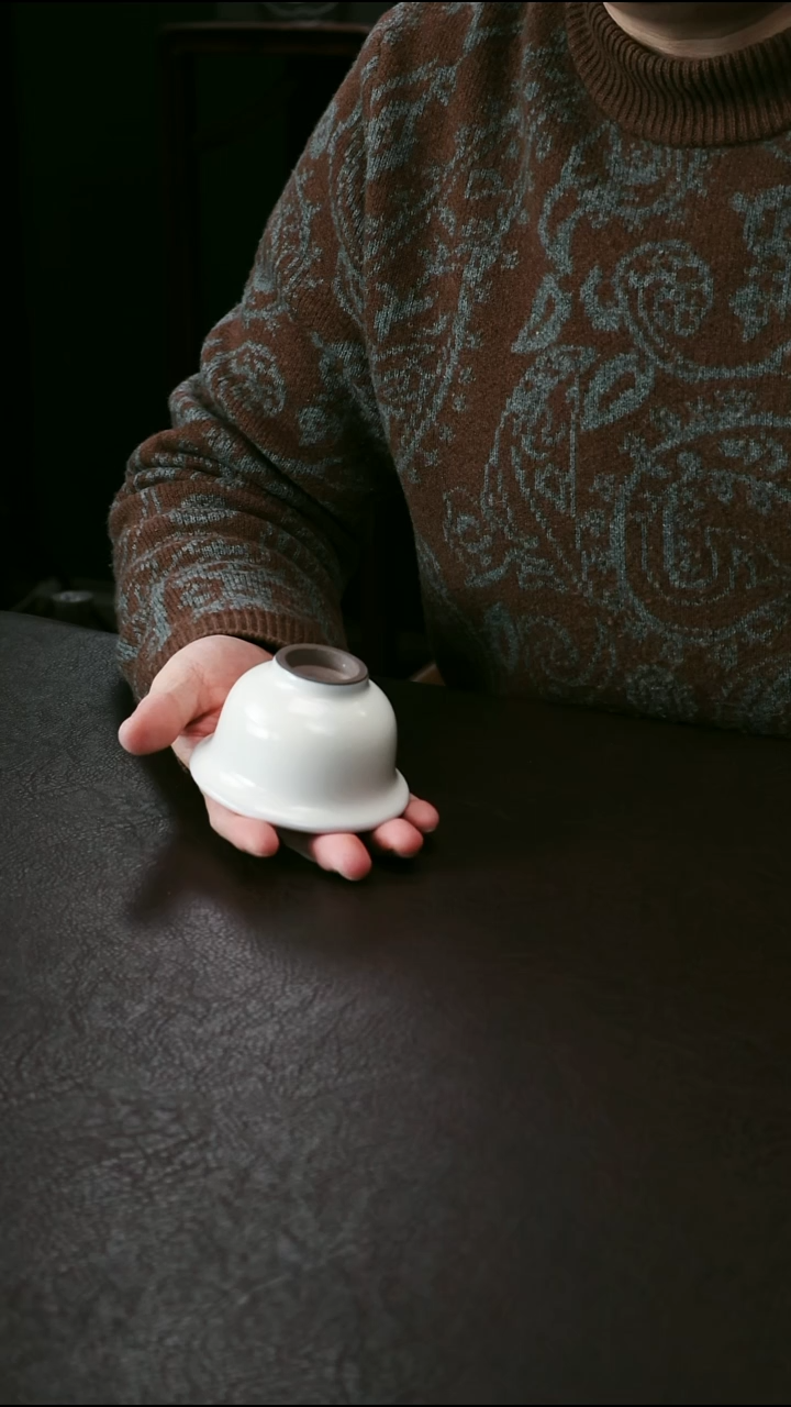 其他官窑象牙白压手杯23