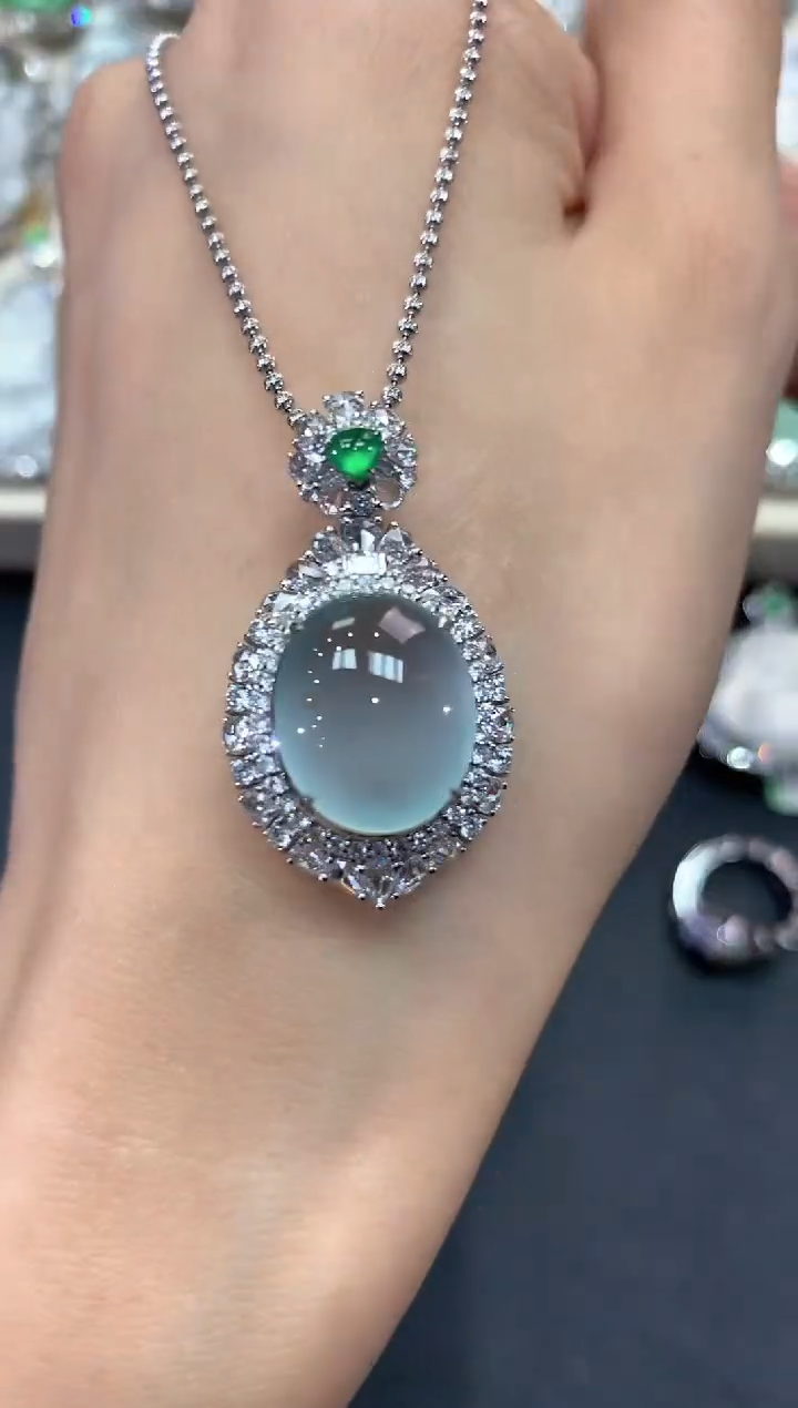 【闪购商品】翡翠吊坠(不含链)18K金镶嵌f6
