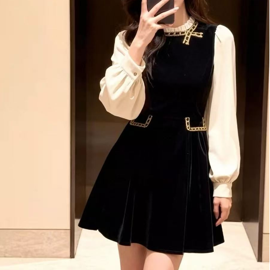 千金风高级丝绒秋冬修身小众气质连衣裙裙子