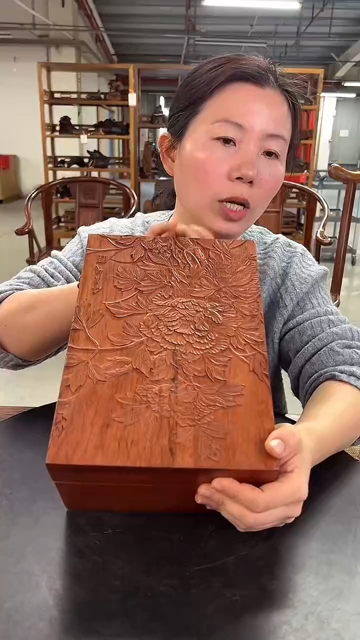 木DZ1728M43牡丹纹方盒