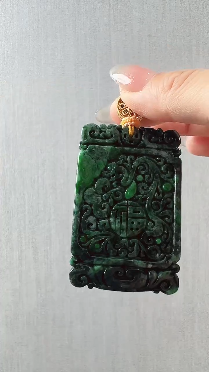 翡翠未镶嵌颈饰无事牌