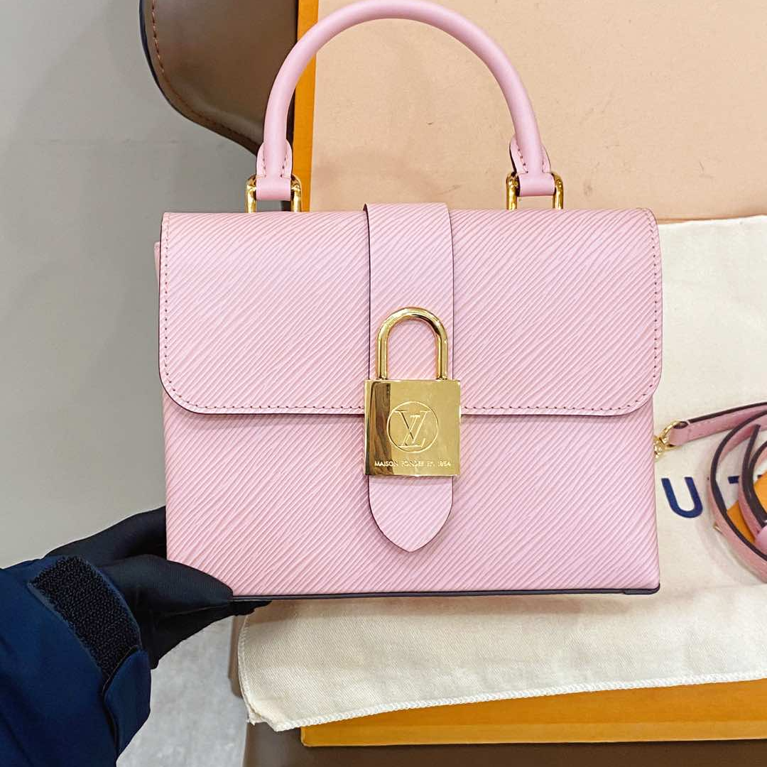 95新 LouisVuitton/路易威登 樱花粉水波纹锁头包