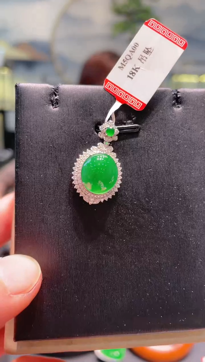 【闪购商品】翡翠颈饰18K金镶嵌A65天然A货翡翠