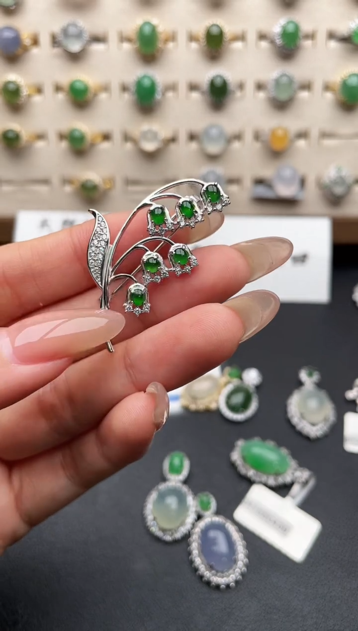 未镶嵌戒指翡翠一物一证一礼盒