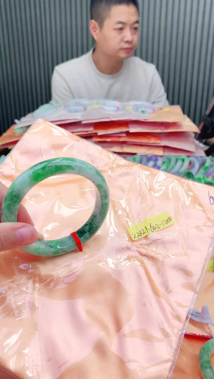 未镶嵌手镯翡翠60