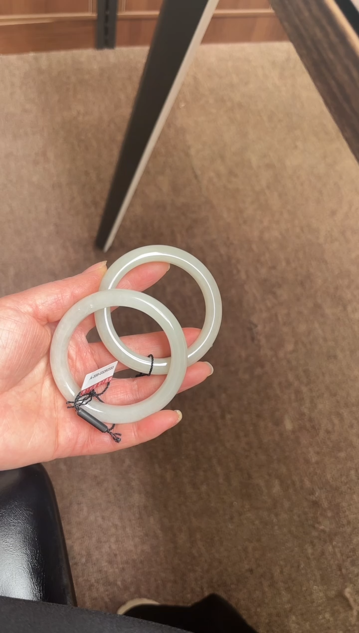 未镶嵌手镯和田玉X-5多样性发其一（56mm）（57mm）