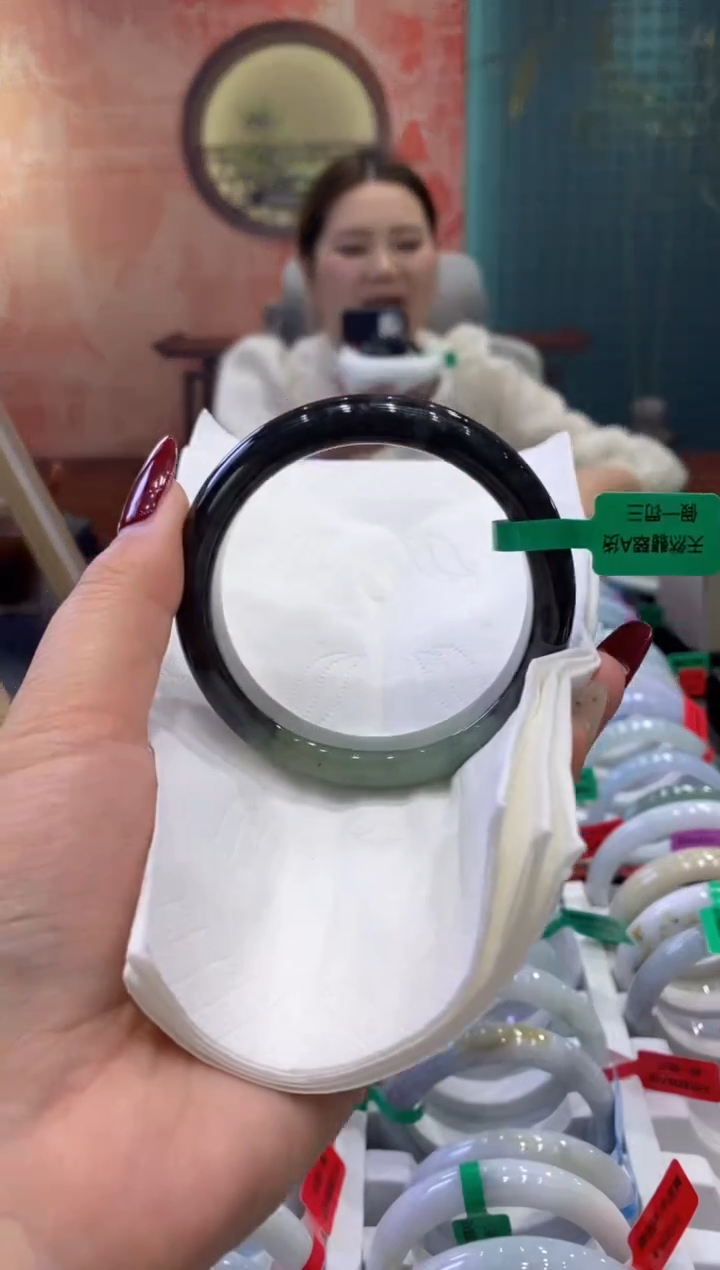 【闪购商品】翡翠手镯未镶嵌多人0010990