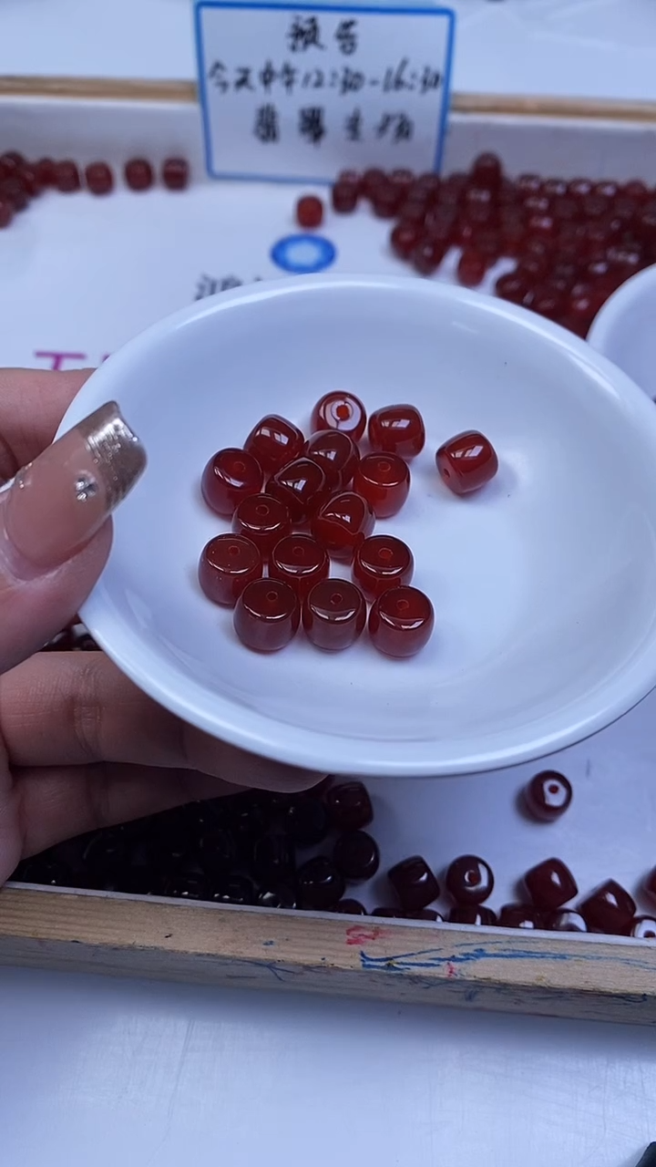 未镶嵌散珠南红玛瑙E681 南红直切老型8*9mm10颗9.9元