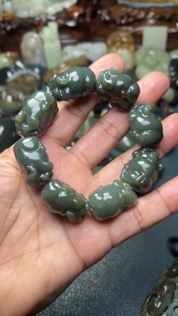 未镶嵌和田玉把件-