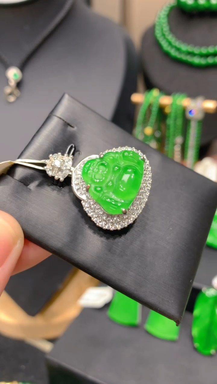 颈饰未镶嵌翡翠5一季