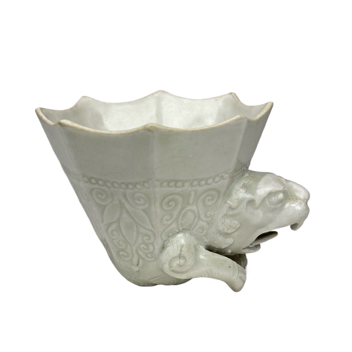 德化窑白釉瑞兽葵口杯7143