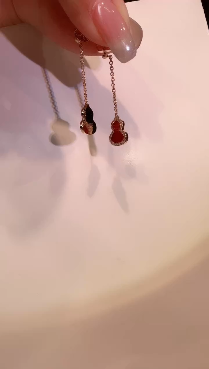 【闪购商品】玛瑙/玉髓耳钉18K金镶嵌葫芦耳钉