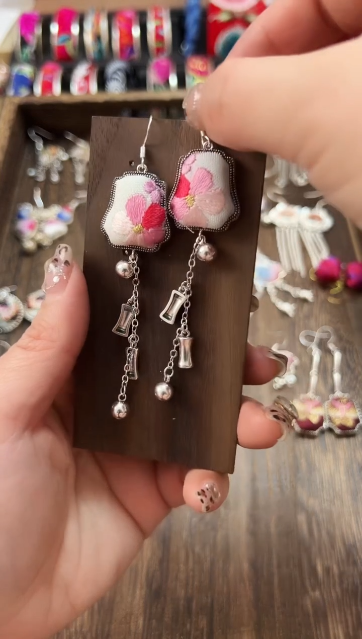 【闪购商品】织绣民族风老绣饰品524