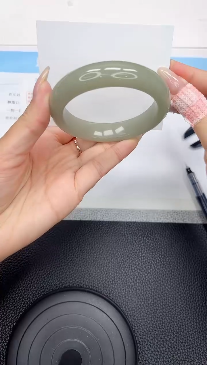 石英质玉手镯未镶嵌97-58.5