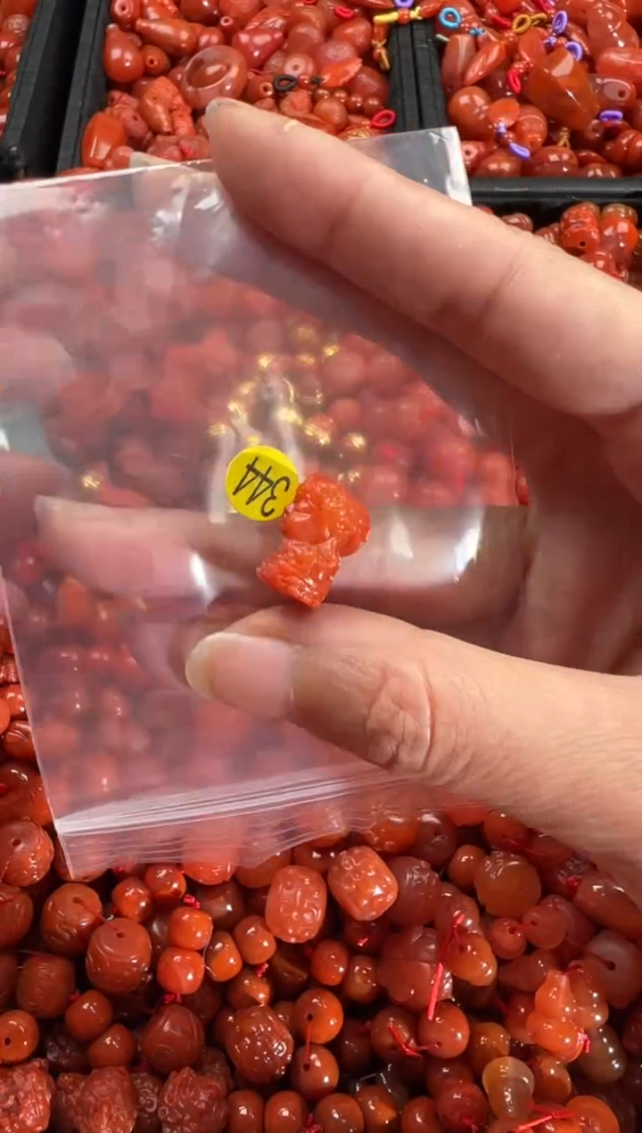 【闪购商品】南红玛瑙颈饰未镶嵌1