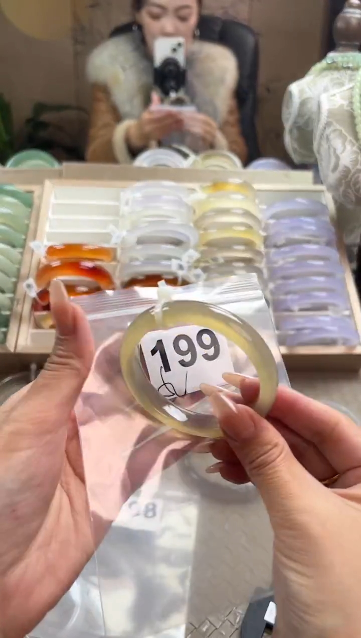 手镯玛瑙/玉髓未镶嵌199