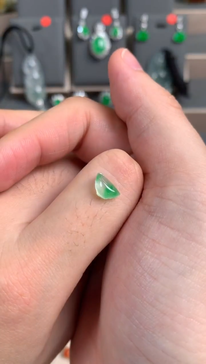 未镶嵌定制翡翠裸玉